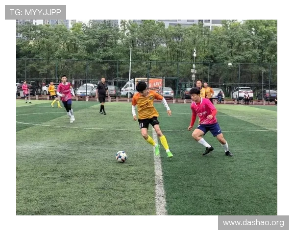 八戒体育官网用户社区互动平台介绍促进玩家交流与合作